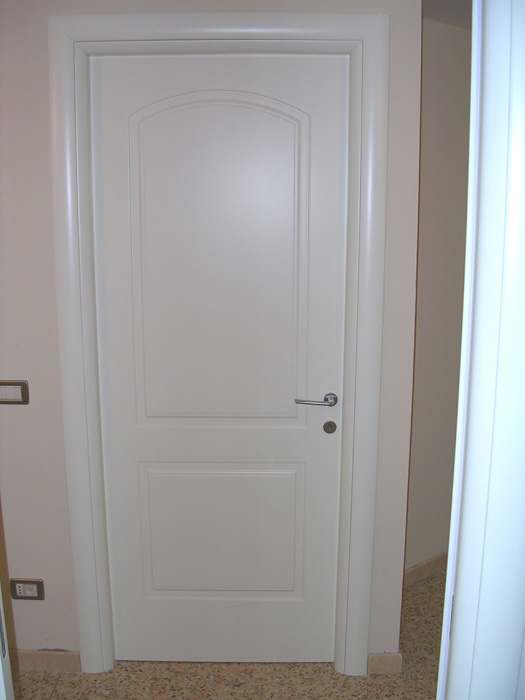 Porta in legno a due riquadri padova realizzazione porte ... Porta a scrigno ad angolo arco