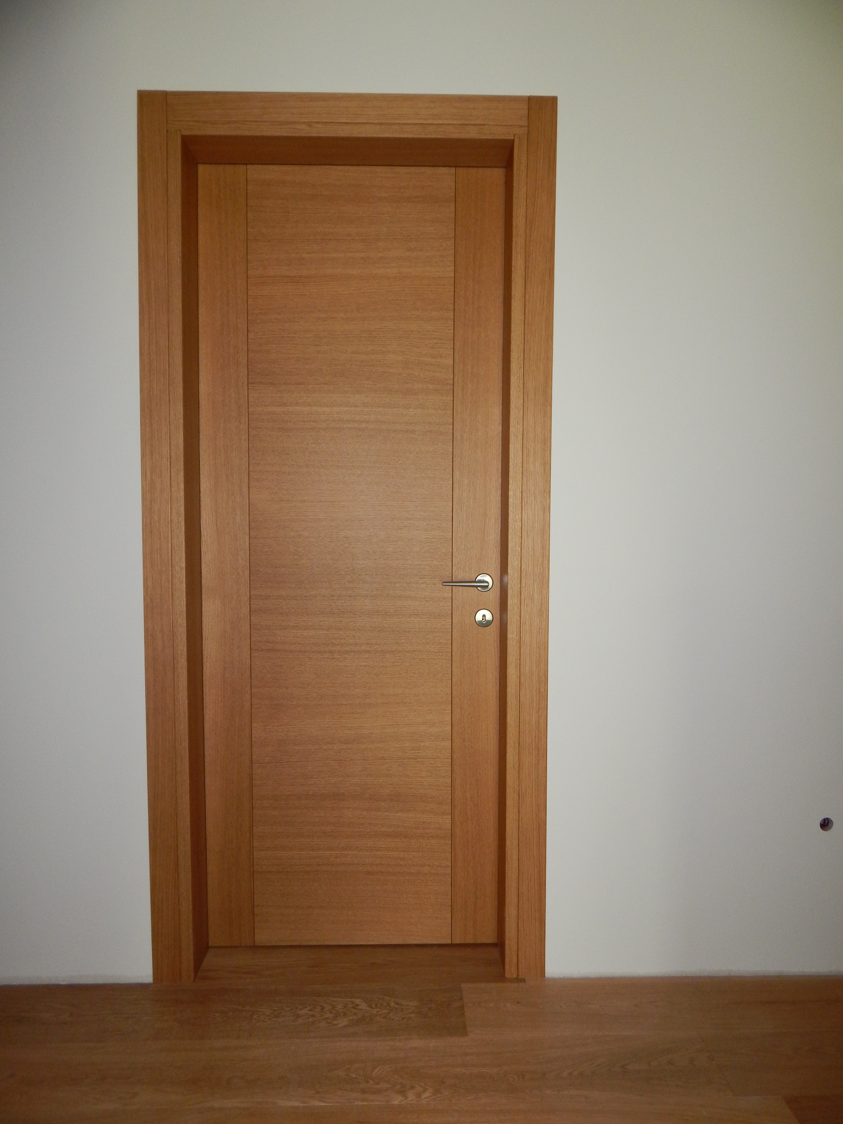 Realizzazione porte in legno padova, porte, finestre, portoncini d ...