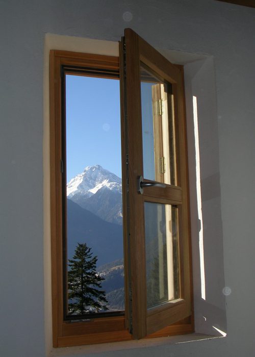 Finestra in larice lamellare - Modello Classic