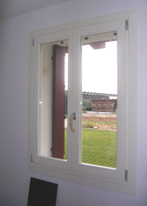 Finestra in larice lamellare - Modello Elegance