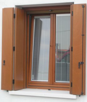 Scuri in legno su misura a Cittadella Padova