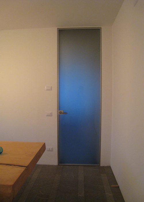 Porta tuttovetro con cassa in alluminio